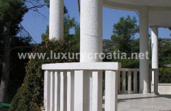 /c_images/thumb_2868790_1_Seafront-Villa-for-Sale-Sumartin-Bra-C4-8D-2.jpg