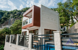 /c_images/thumb_2870105_3_villa-for-sale-Budva-Top-location-www.adriastone.com_16.jpg