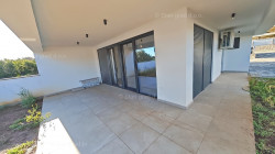 /c_images/thumb_2897064_1__moderan_apartman_u_prizemlju_stambene_zgrade_prodaja_33.jpg