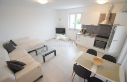 /c_images/thumb_2902741_3_-okolica-top-apartman-pogled-more-2-sobe-slika-183826672.jpg