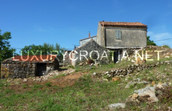 /c_images/thumb_2951010_3_Old-stone-house-with-land-on-the-Island-of-Vis-for-sale3.jpg