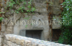 /c_images/thumb_2952168_2_Old-stone-house-for-sale-Brac-21.jpg