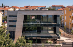 /c_images/thumb_2958456_1_1676556993_penthouse-krk-3.jpg