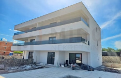 /c_images/thumb_3079744_1_ska_novogradnja_apartmani_pogled_more_miro_nekretnine_01.jpg
