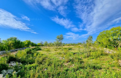 /c_images/thumb_3109127_1_1695893145_malinska_gradevinsko_zemljiste_prodaja_01.jpg