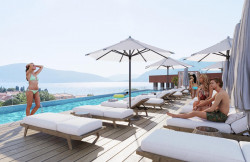 /c_images/thumb_3156315_1_-image-site-8-agency-bokarealty-img-ygn4jy0ixz-roof-pool.jpg