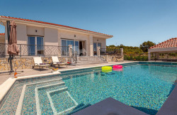 /c_images/thumb_3167203_3_1677502110_cdj753_pool_01.jpg