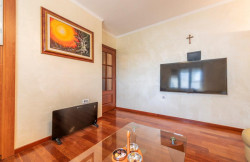 /c_images/thumb_3210834_4_okarealty-img-oakat5hqkp-4-apartment-mediteranska-street.jpg