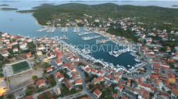 /c_images/thumb_3228038_1_ouse-for-sale-with-5-apartments-Murter-Croatia12-300x169.jpg