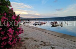 /c_images/thumb_3248959_1_ale-1st-row-to-the-sea-Maslenica-Zadar-region-18-300x225.jpg