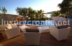 /c_images/thumb_3252398_2_Luxury-Villa-on-the-Sea-Front-Trogir-43.jpg