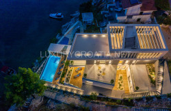 /c_images/thumb_3254090_3_Waterfront-luxury-villa-for-sale-Trogir-area-Croatia-67.jpg