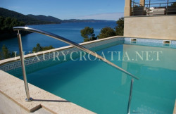 /c_images/thumb_3254098_4_Beach-front-villa-with-pool-for-sale-Korcula-4.jpg