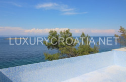 /c_images/thumb_3254101_3_PREMIUM-SEA-FRONT-VILLA-FOR-SALE-KORCULA-ISLAND-2.jpg