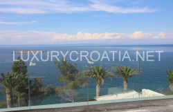 /c_images/thumb_3254101_4_PREMIUM-SEA-FRONT-VILLA-FOR-SALE-KORCULA-ISLAND-1.jpg