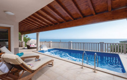 /c_images/thumb_3267598_1_Croatia-Korcula-island-seafront-pool-villa-for-sale-8.jpg
