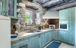 /c_images/thumb_3292486_2_1715845587_cli226_kitchen_01.jpg