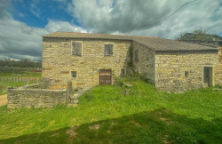 /c_images/thumb_3297688_2_1712671187_oprtalj-area-stone-house-with-an-open-view.jpg