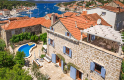 /c_images/thumb_3300580_2_1716800222_orvas_villas_villa_vicina_milna-1_4429.jpg