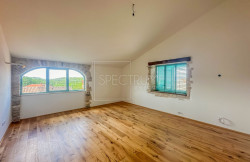/c_images/thumb_3300616_1_ng-von-buje-wohnung-mit-schoner-aussicht-in-ruhiger-lage.jpg