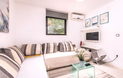 /c_images/thumb_3301282_4_0_malinska_lijepo_ureden_apartman_u_prizemlju_prodaja_02.jpg