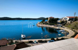 /c_images/thumb_3304683_4_nine-sibenik-kuca-blizu-plaze-banj-sa-pogledom-na-more-4.jpg