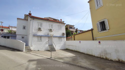 /c_images/thumb_3309072_1_ikvenica_centar_kuca_sa_studio_apartmanom_50_m_od-mora33.jpg
