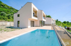 /c_images/thumb_3312425_1_monteonline-img-2usbkft647-14-villa-s-basseynom-tivat-27.jpg