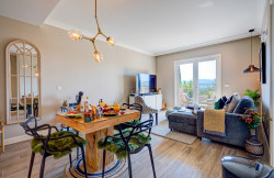 /c_images/thumb_3313086_4_1718279062_centrale-lustica_bay_interiors_02.jpg