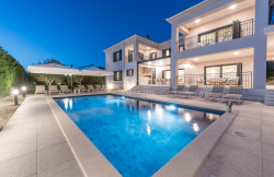 /c_images/thumb_3321057_3_06042022105137_villa-adora---94-.jpg