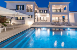 /c_images/thumb_3321057_4_06042022105219_villa-adora---96-.jpg