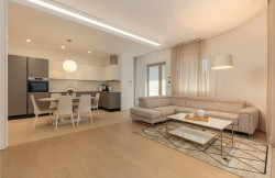 /c_images/thumb_3328043_1_ealty-img-rcgpih8btk-two-bedroom-sunny-hill-line-32s2-2-.jpg