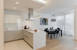 /c_images/thumb_3328048_3_lty-img-hj0ne4twdb-three-bedroom-sunnyhill-line-33a1-14-.jpg