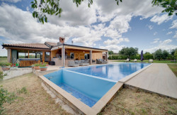 /c_images/thumb_3331330_2_57612_novigrad-bereich-abgelegenes-haus-mit-swimmingpool.jpg