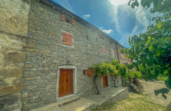 /c_images/thumb_3332394_2_1078_buje-surroundings-renovated-stone-house-with-a-view.jpg