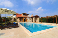 /c_images/thumb_3333951_1_0613251_barban-okolica-velebna-kamena-villa-sa-bazenom_1.jpg