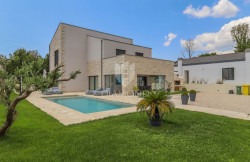 /c_images/thumb_3336116_1_1721371552_haus-house-casa_-9.jpg