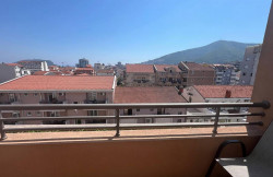 /c_images/thumb_3344955_1_3-spalnaya-kvartira-s-terrasoj-v-udobnom-rajone-budvy-01.jpg