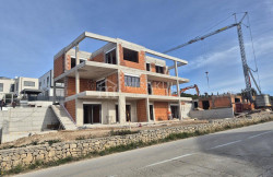 /c_images/thumb_3350983_1_ne-vodice-troetazan-stan-sa-bazenom-i-pogledom-na-more-1.jpg