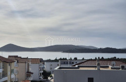 /c_images/thumb_3350983_3_ne-vodice-troetazan-stan-sa-bazenom-i-pogledom-na-more-2.jpg