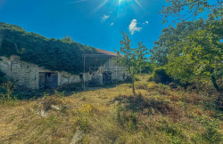 /c_images/thumb_3357482_2_uje-okolica-kamena-kuca-sa-zemljistem-na-mirnoj-lokaciji.jpg
