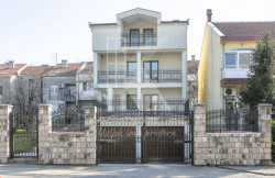 /c_images/thumb_3369812_3_1968_o53a_Prodaja_Kuca_Podgorica.jpg
