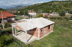 /c_images/thumb_3369829_2_3534_Ljwl_Prodaja_Kuca_Podgorica.jpg