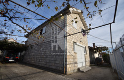 /c_images/thumb_3369878_1_5597_CZY2_Prodaja_Kuca_Podgorica.jpg