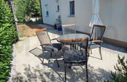 /c_images/thumb_3370342_1_ala_soline_namjesten_apartman_s_vrtom_miro_nekretnine_06.jpg