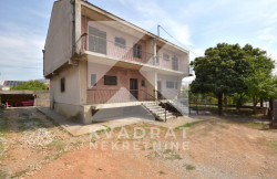 /c_images/thumb_3372917_1_10043_eGLt_Prodaja_Kuca_Podgorica.jpg