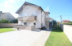 /c_images/thumb_3378460_1_10085_OOpY_Prodaja_Kuca_Podgorica.jpg