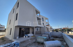 /c_images/thumb_3387055_1_61_nekretnine-vodice-novogradnja-moderan-stan-sa-vrtom-1.jpg