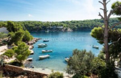 /c_images/thumb_3396757_1_-villa-with-pool-for-sale-Brac-island-Croatia-23-300x200.jpg