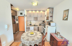 /c_images/thumb_3402986_3_apartment-for-rent-adriastone.com_3.jpg